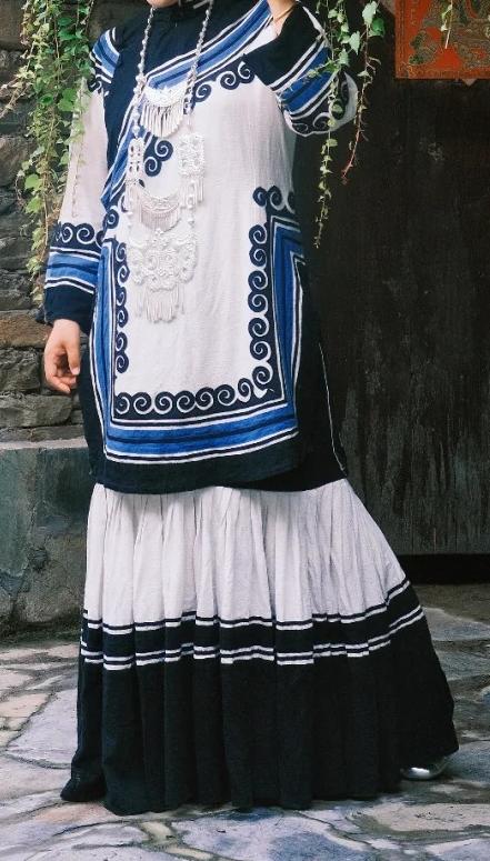 后入美女骚屄
